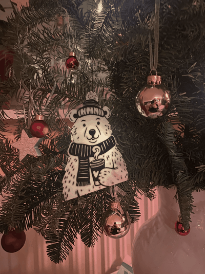 two-colored christmas tree decoration polar bear coffee in hand by christopher heiden household festivities christmasornament christmasdecoration christmastree dualextrusion dualcolor christmastreeornament polarbear 3d print model - Mito3D