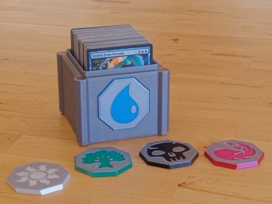 basic deck box customisable swappable badges by martin au toys & games magnet custom 3d print model - Mito3D