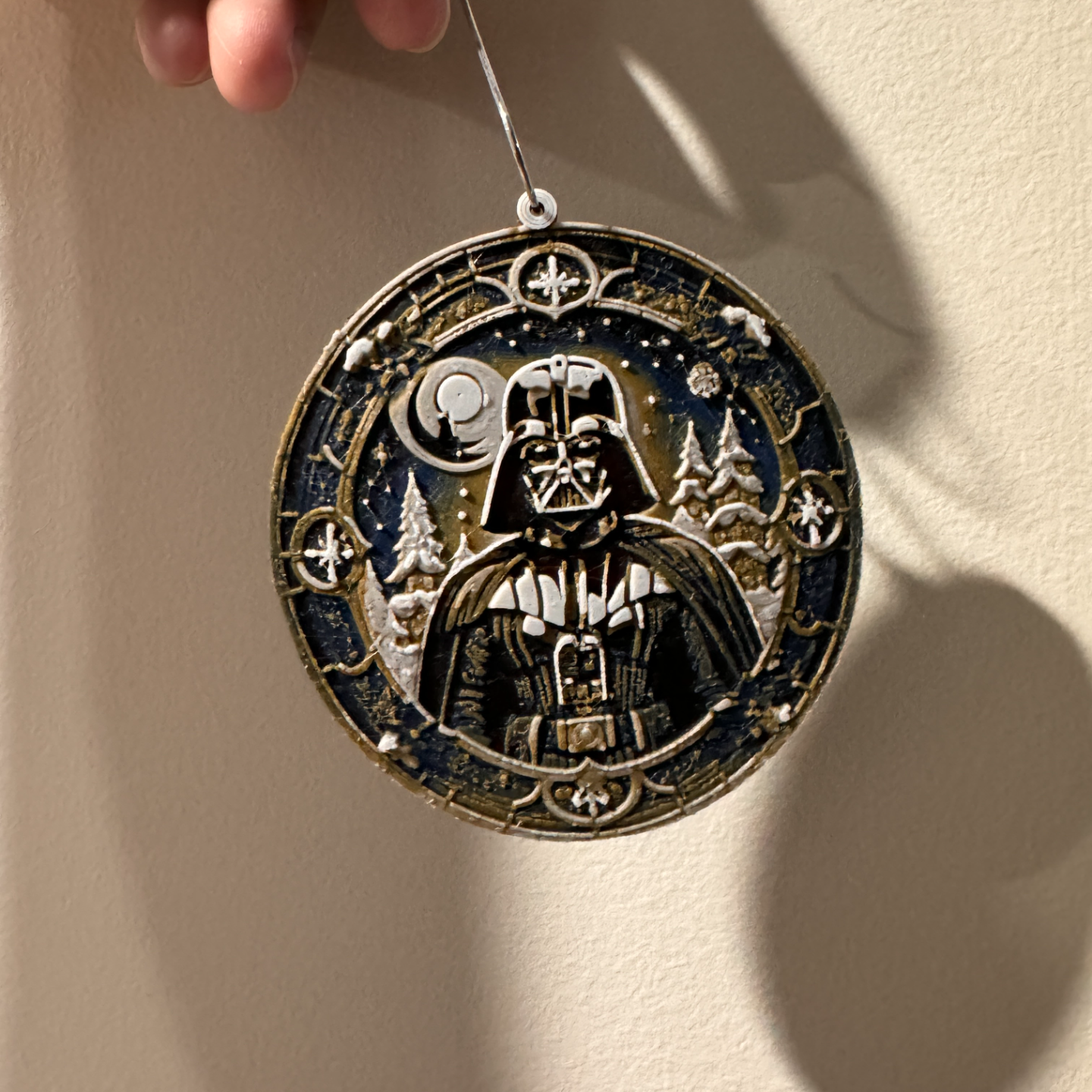 fröhlich abonnieren medaillon ornament by zyanidzucker haushalt feierlichkeiten weihnachten star kriege darth vader hutschmiede dekor 3D print model - Mito3D