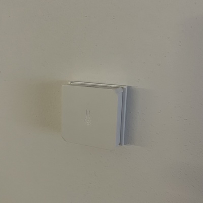 snzb 02 wall mount by tommi hobby & diy electronics sonoff homeassistant zigbee snzb01 snzb02 sonoffsnzb02 sonoffsnzb zigbeebutton sonoffsnzb01 zigbeesensor 3d print model - Mito3D