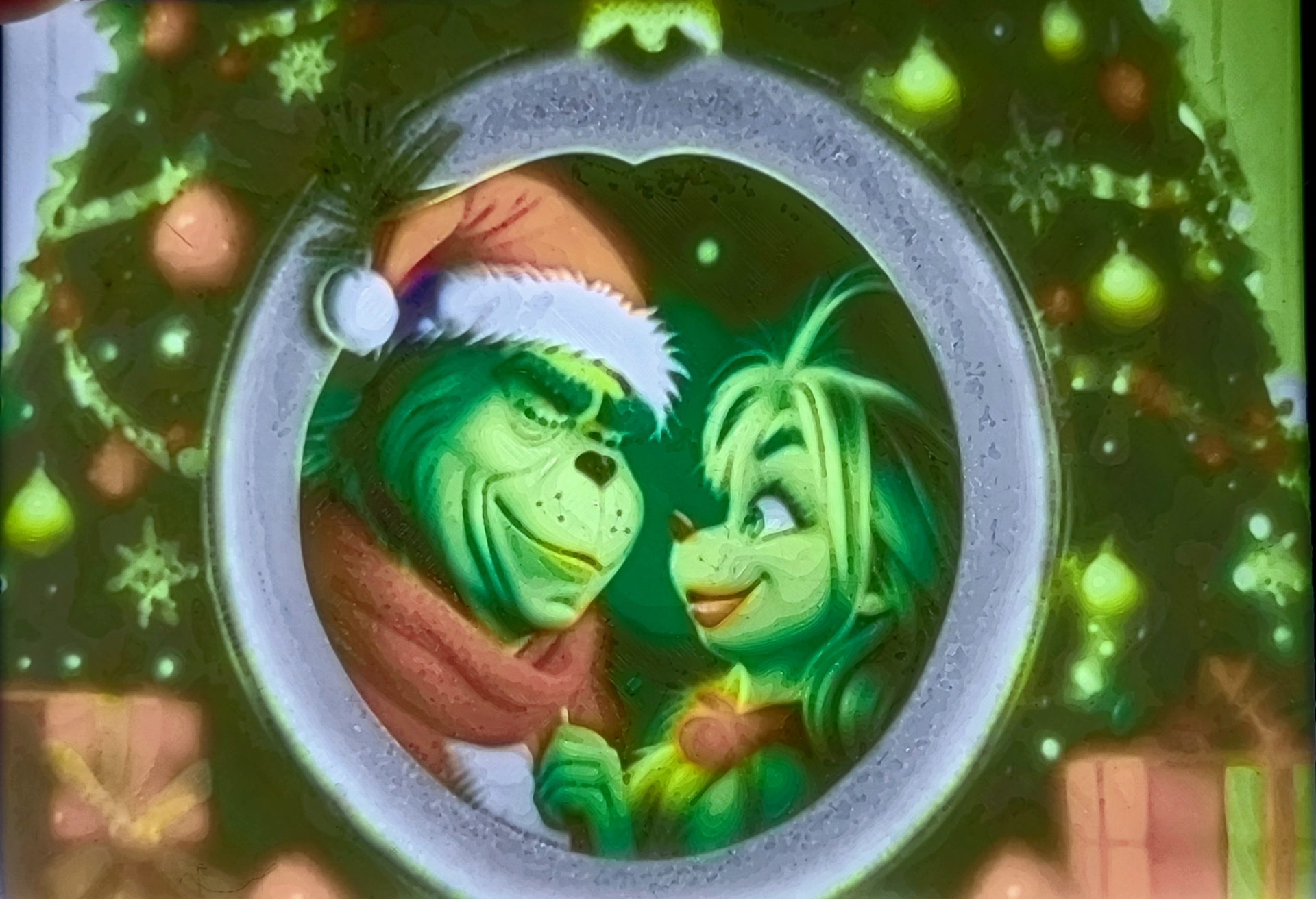 grinch-ie love by grainne ni mhaille-ladybawlsart art 2d grinch christmas female male ornament lithophane romanticgift romantic couple 3D print model - Mito3D