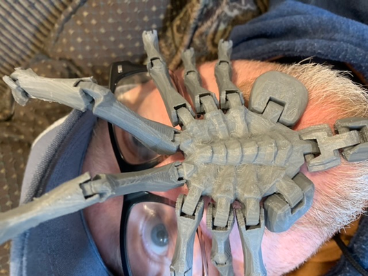 flexi facehugger xenomorph alien vs predator articulated flexible print in place remixed by maker1o1 miniatures creatures movie printinplace animal 3d print model - Mito3D