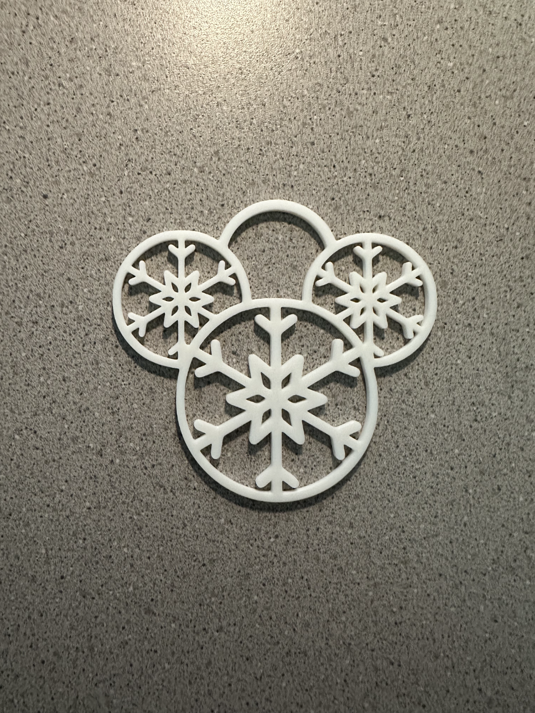 schneeflocke mickey ohren ornament by 3d vorstellen haushalt dekor maus disney weihnachten reißverschluss ziehen dekoration 3D print model - Mito3D