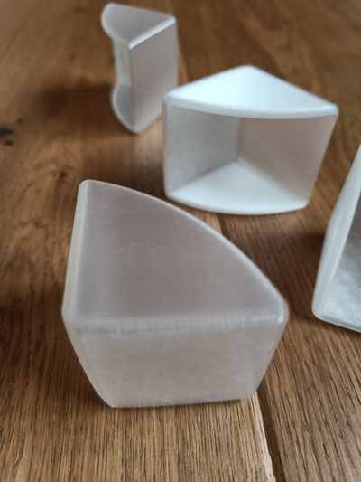 elegant ecken tabelle by tomsev haushalt haus modelle zuhause gummi ecke helfer schild schutz 3d print model - Mito3D