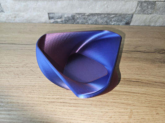 ciotola triangolo by ralf francoforte domestico arredamento piccolo design schale caramella 3d print model - Mito3D