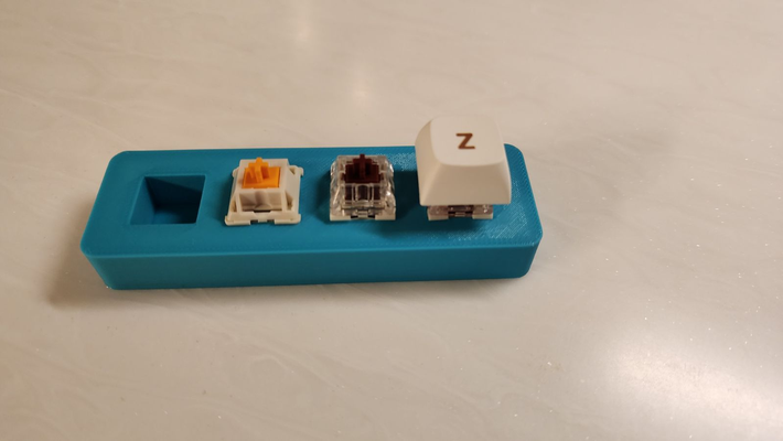 basit 4 anahtar değiştirmek kutu by j lifer araçlar gadget'lar kulp destek x4 ölçek 3d print model - Mito3D