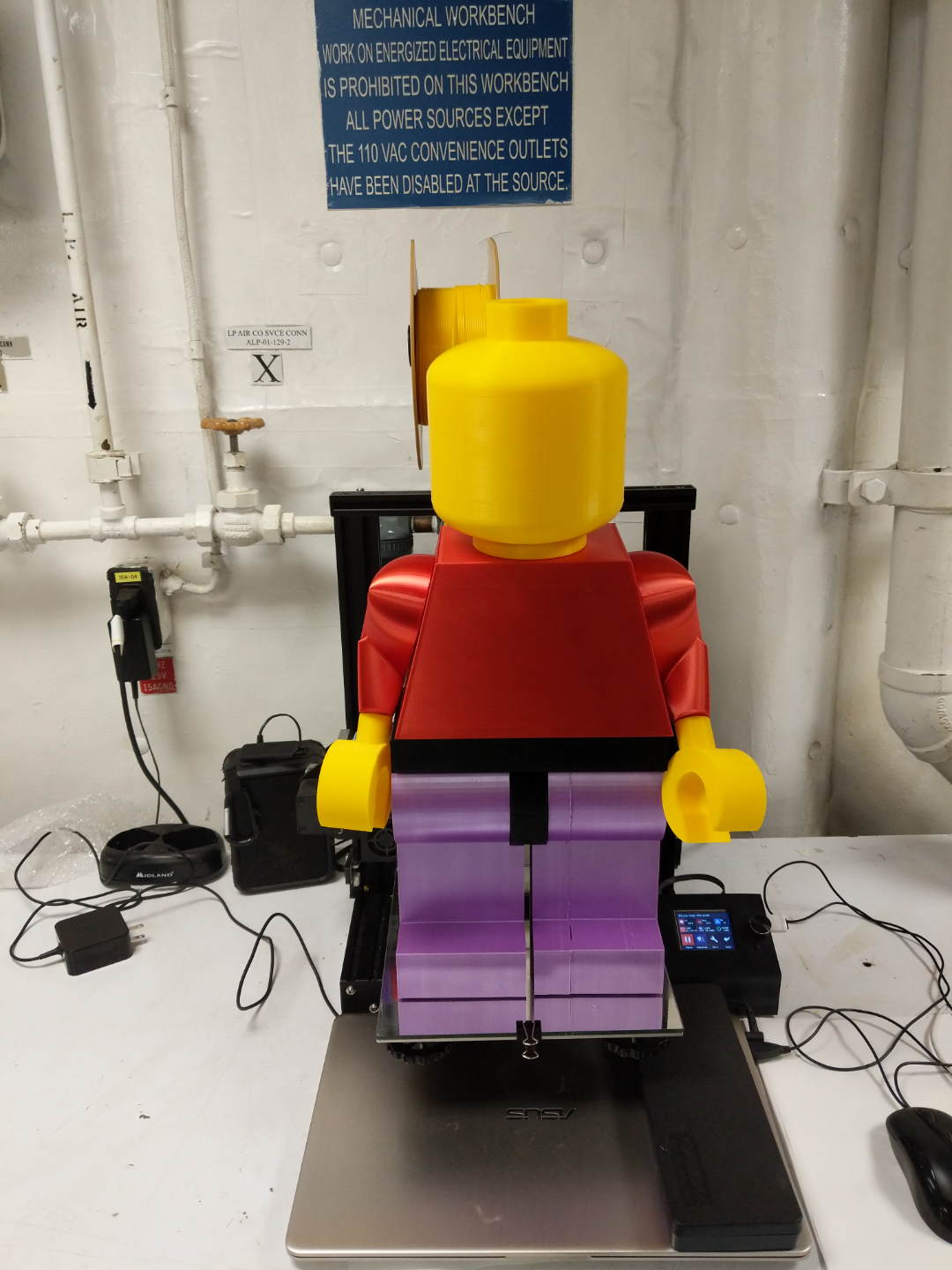 gigante lego uomo by oliver giocattoli giochi personaggi oversize 3D print model - Mito3D