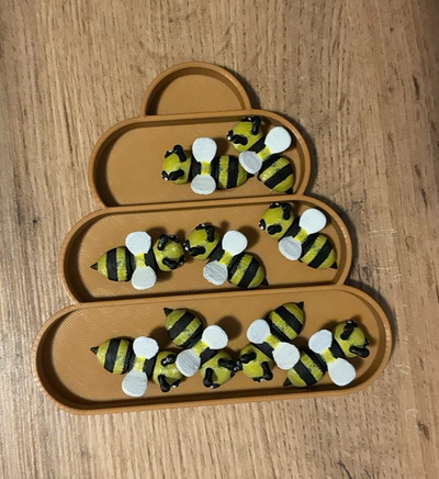 colmeia abelhas montessori bandeja by samatividade brinquedos jogos abelha 3d print model - Mito3D