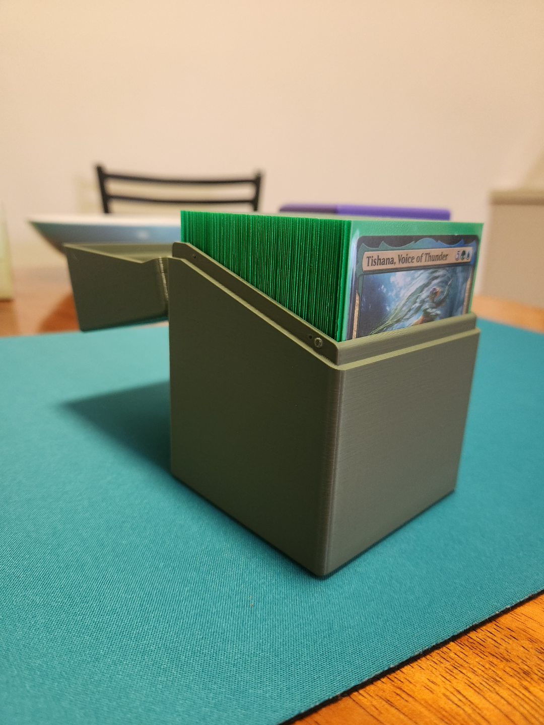 deckbox hinge 100+ single sleeved cards by mattyds toys & games magic gathering mtg deck box edh commander 3D print model - Mito3D