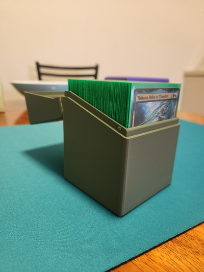 deckbox scharnier 100+ single ärmel karten by abonnieren spielzeuge spiele magie versammlung mtg deck box edh kommandant 3d print model - Mito3D