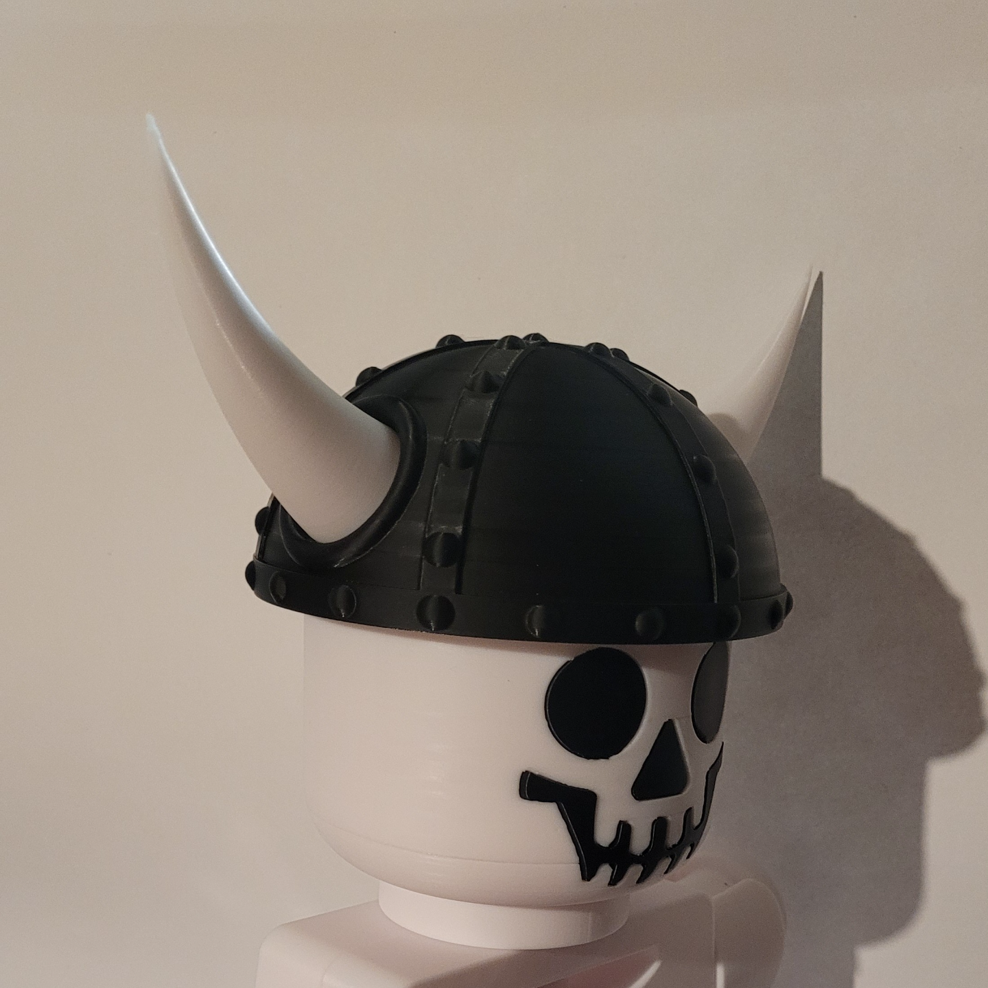 viking style casco mega ladrillo esqueleto by ambossa3d miniaturas criaturas vikingo grande deco decoraciones 3D print model - Mito3D