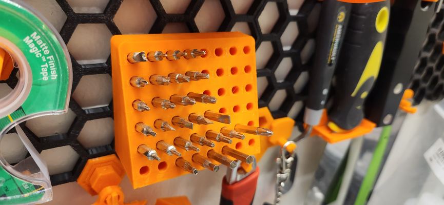 4mm bit holder honeycomb wall remixed by brandido02 tools organizers bits hexbit hexbitstorage 3d print model - Mito3D