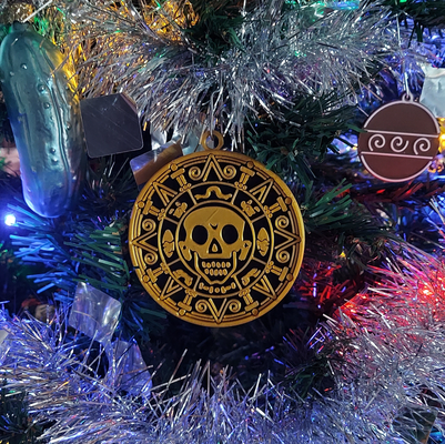 azteca cráneo moneda ornamento remezclado by ofuscado casa festividades navidad 3d print model - Mito3D