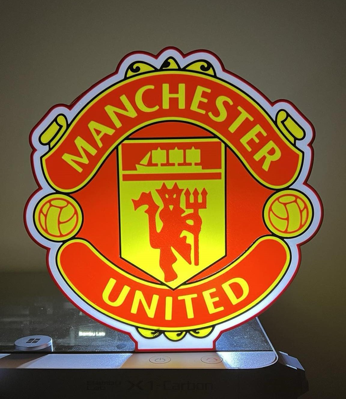 epl manchester vereinigt leuchtkasten by verdammt hobby diy sport draußen ams fußball 3D print model - Mito3D