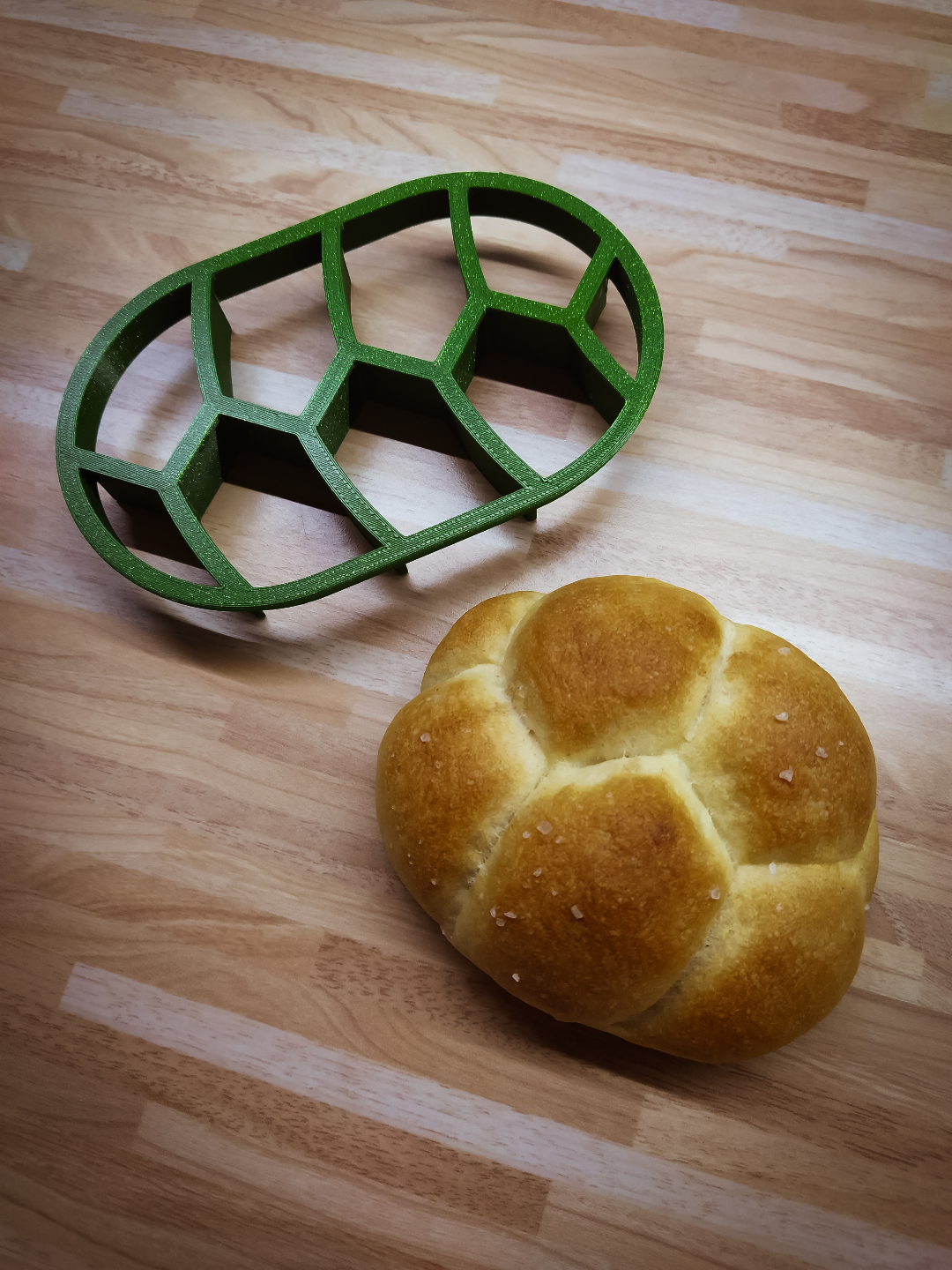 brot rollen cutter by unverzichtbares haushalt haus modelle kaiser backen bäckerei gebäck brötchen bund 3D print model - Mito3D