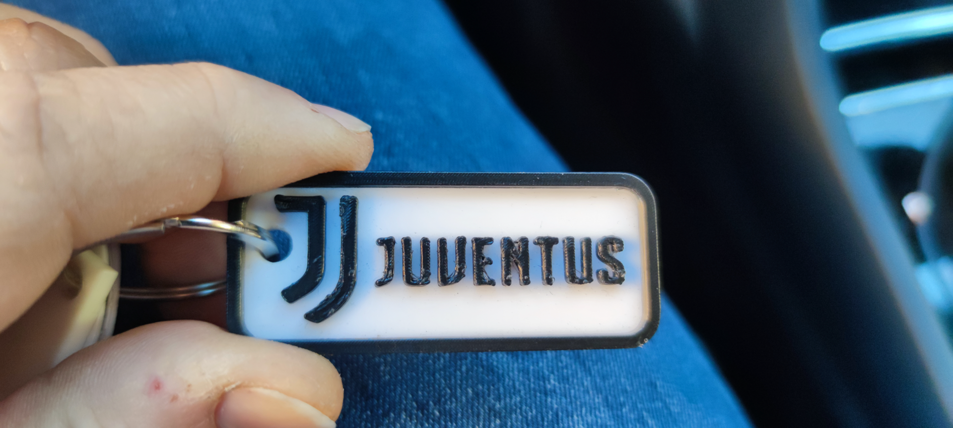 juventus chaveiro by thedecember87 ferramentas aparelhos futebol 3D print model - Mito3D