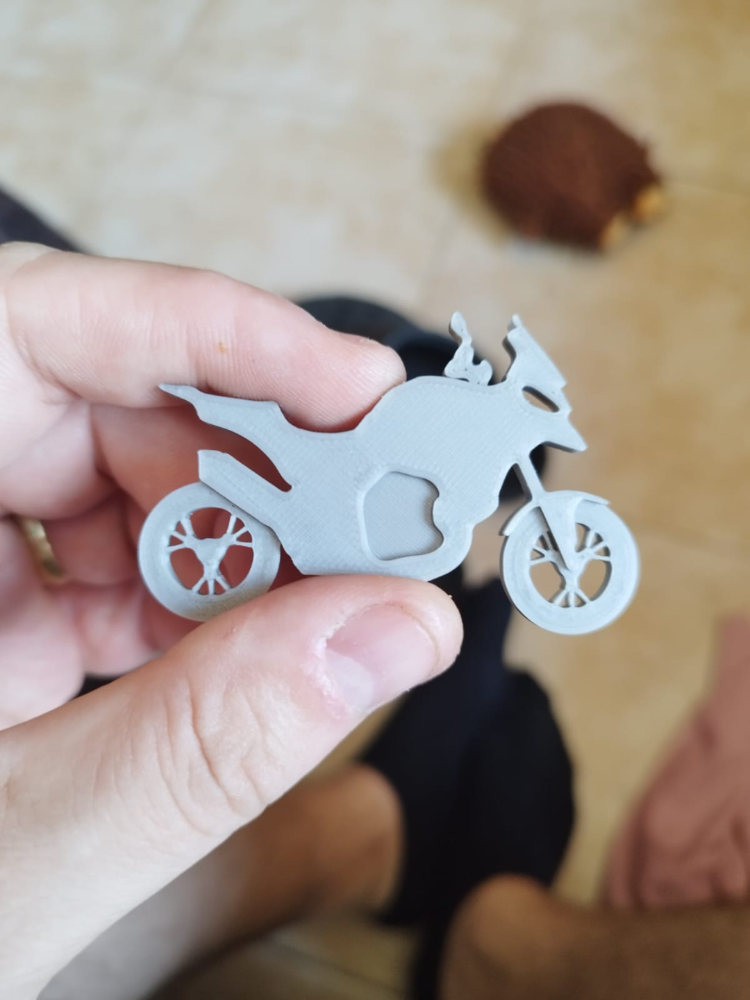 ducati multistrada v4 llavero by cambiar arte modelos 3D print model - Mito3D