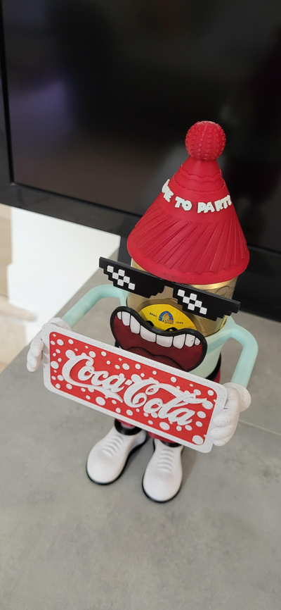 schläger bier koka cola halter unterstützung glücklich by printinplace haushalt feierlichkeiten 2024 dekoration zeichen hintern weihnachten haus getränk lebensmittel koks coca cola 3d print model - Mito3D