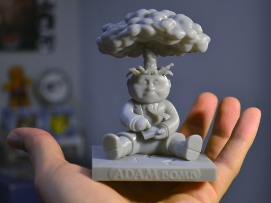 adam bomba çöp kova çocuklar masaüstü şekil 3d heykelcik gpk heykel oyuncak oyunlar oyuncaklar 3d print model - Mito3D