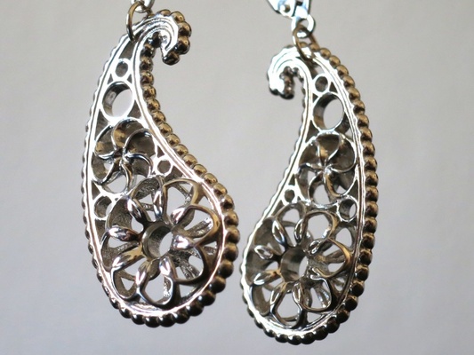 paisley earrings jewelry 3d print model - Mito3D
