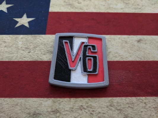 v6 insignia emblema clásico jeeps forma alfiler todoterreno 3d print model - Mito3D
