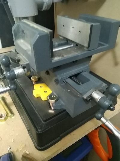 broca pressione base composto vício monte alfinete drill press 3d print model - Mito3D