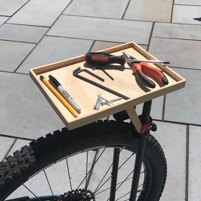 bicicleta estante soporte herramienta bandeja forma alfiler 3d print model - Mito3D