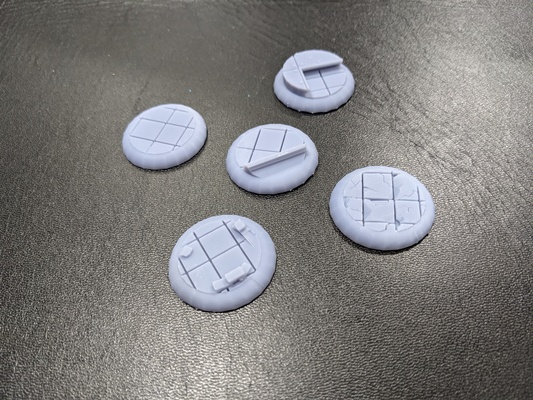 miniature tuile bases forme d'épingle base 3d print model - Mito3D