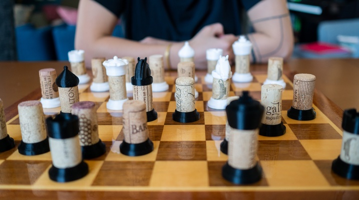 wine cork chess set pinshape chessboard 3d print model - Mito3D