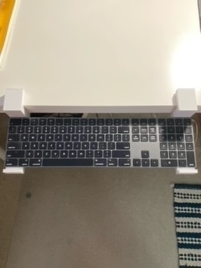 clavier bureau agrafe forme d'épingle desk 3d print model - Mito3D