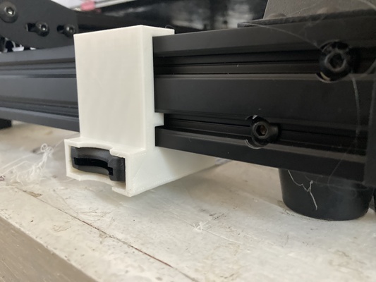 sd carte lecteur support slot 2020 linéaire rail conception forme d'épingle tronxy 3d print model - Mito3D