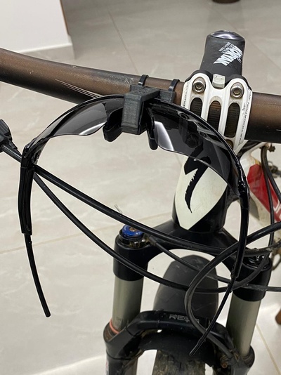bisiklet gözlük kulp destek iğne şekli 3d print model - Mito3D
