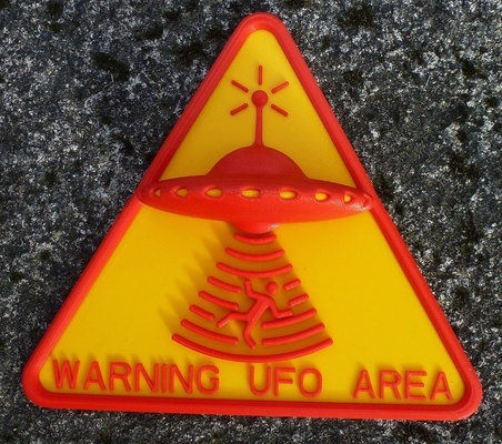 ufo warning sign pinshape 3d print model - Mito3D