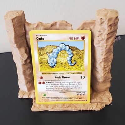 pokemon tarjeta estante soporte rock luchando suelo forma alfiler 3d print model - Mito3D