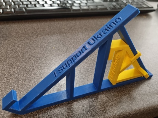 nächstenliebe laptop stand pinshape 3d print model - Mito3D