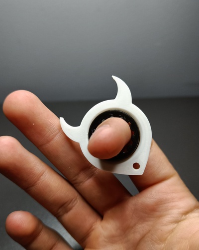 diablo llavero tik tok hilandero rodamiento karambit forma alfiler 3d print model - Mito3D