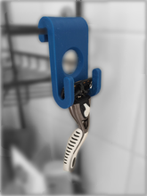 dollar shave club shaver shower hook pinshape razor 3d print model - Mito3D