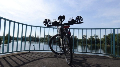bicycle bubble machine pinshape 3d-design wind-power bubbles bike 3d print model - Mito3D