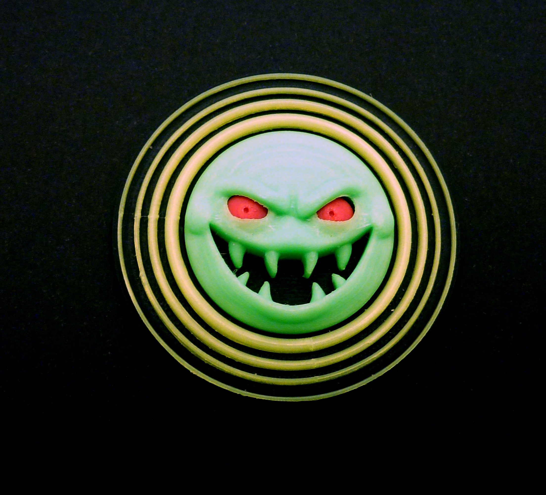 evil happy face pinshape 3D print model - Mito3D