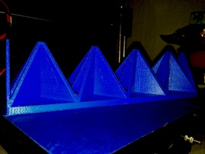 Pyramide laptop stand pinshape Ständer 3d print model - Mito3D