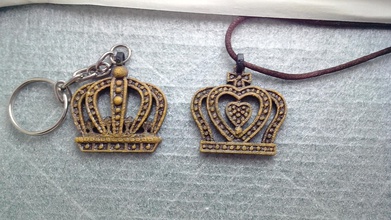 queen & king medal pinshape 3d print model - Mito3D
