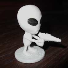 alien raygun pinshape alien-with-a-raygun 3d print model - Mito3D