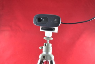 logitech c270 fotocamera treppiede mount pinshape disegno 3d 3d print model - Mito3D