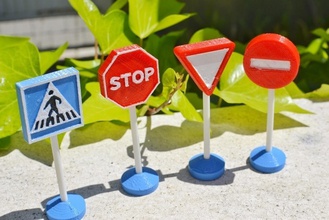 traffic signs toy pinshape 3d-design 3d print model - Mito3D