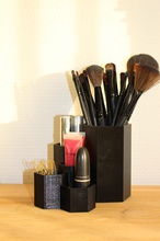 makeup holder pinshape case box 3d print model - Mito3D