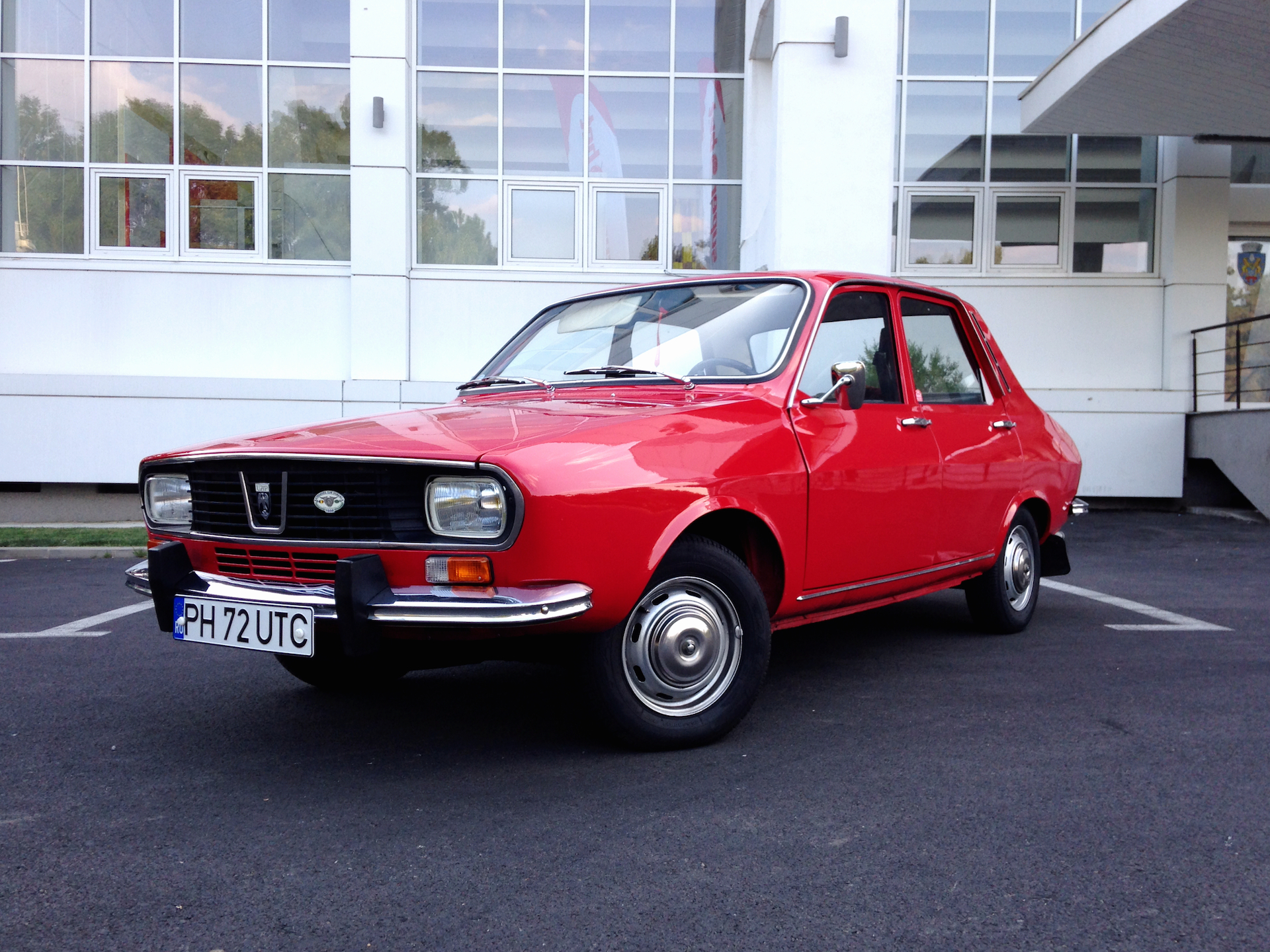 araba dacia 1300 pinshape 3D print model - Mito3D