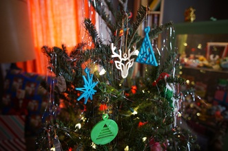 modern ornaments pinshape quick-print geometric starburst reindeer tree christmas ornament 3d print model - Mito3D