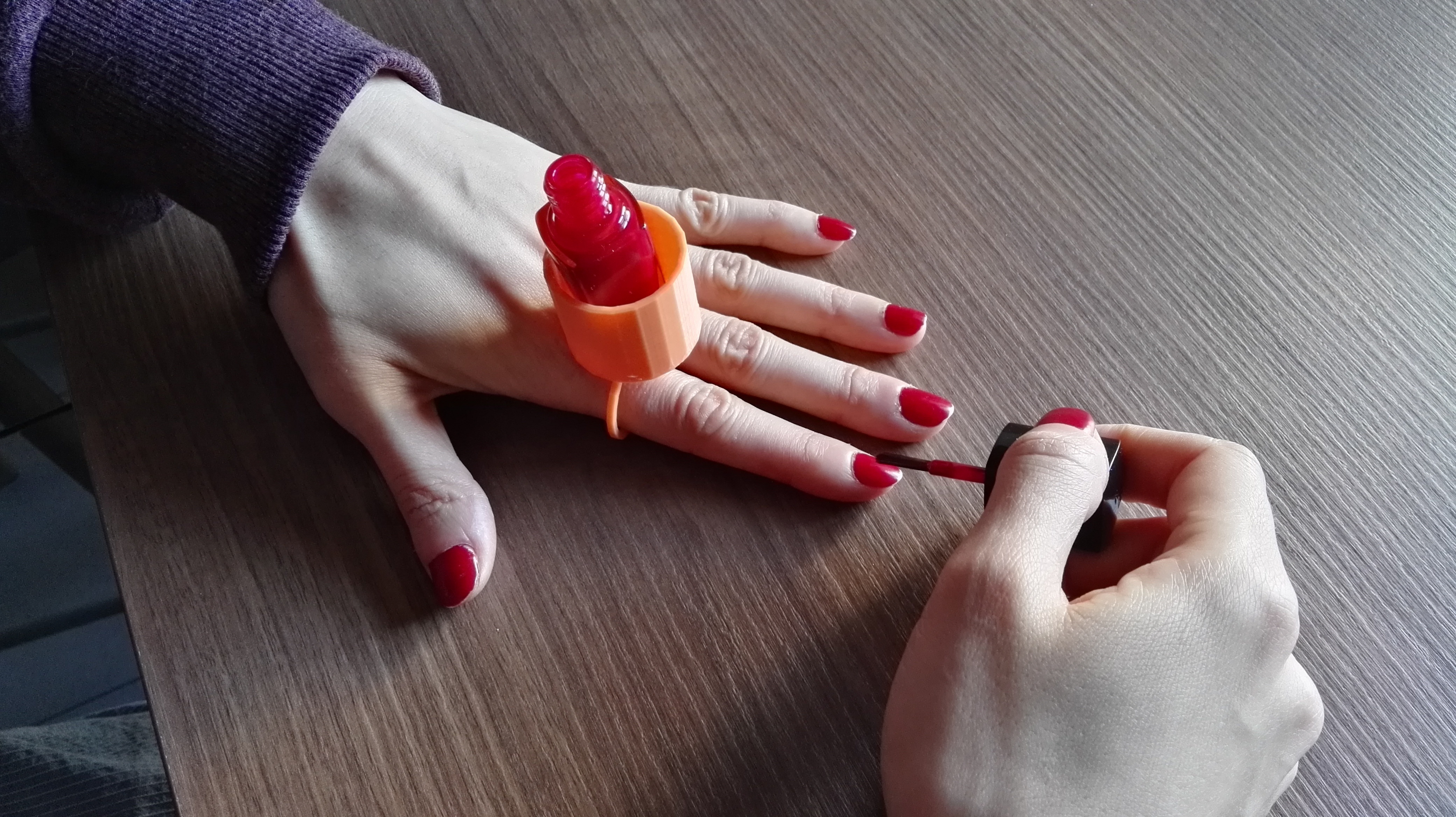 nail polish holder pinshape holder-gadget ring paint finger-ring 3D print model - Mito3D