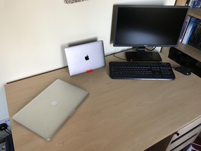 apple macbook stand 3dex pinshape amor escritorio ornamento organizador ordenado almacenamiento pie notebook ordenador portátil pro mac 3d print model - Mito3D