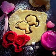 ragazzi baciare cookie cutter pinshape cottura in forno cucina bacio amore valentines day 3d print model - Mito3D